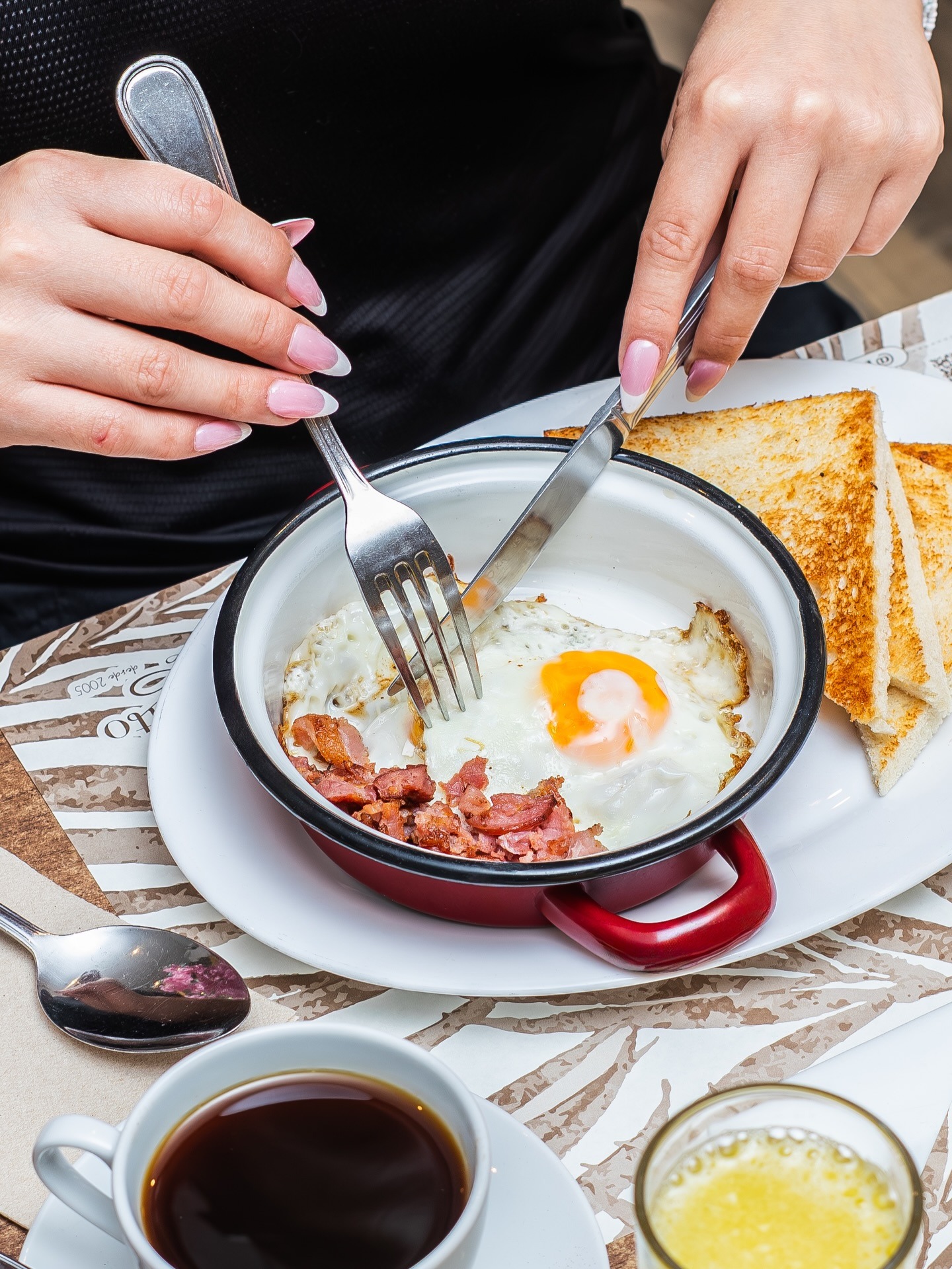 Desayunar en Raconto Café Restaurant