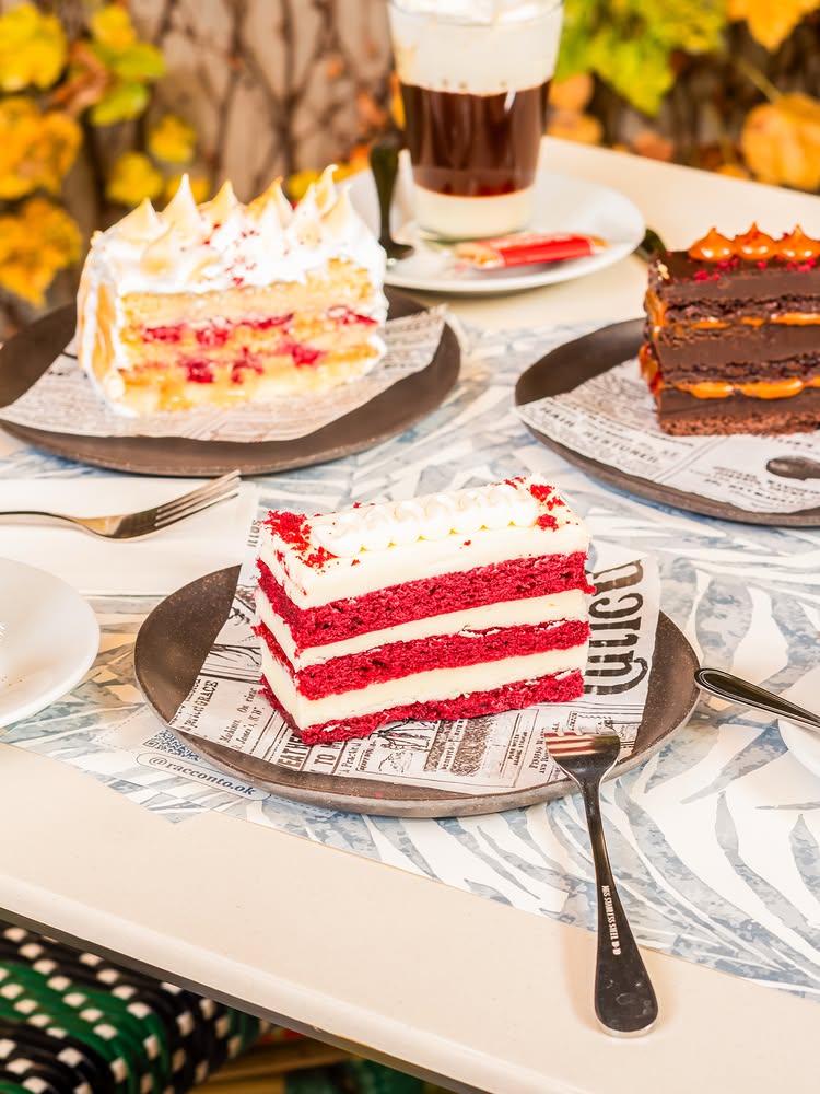 Selección de tortas Raconto: red velvet, merengue y chocolate