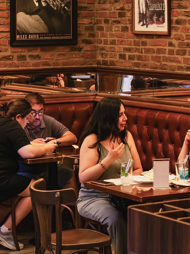 Reunirme en Raconto Café Restaurant